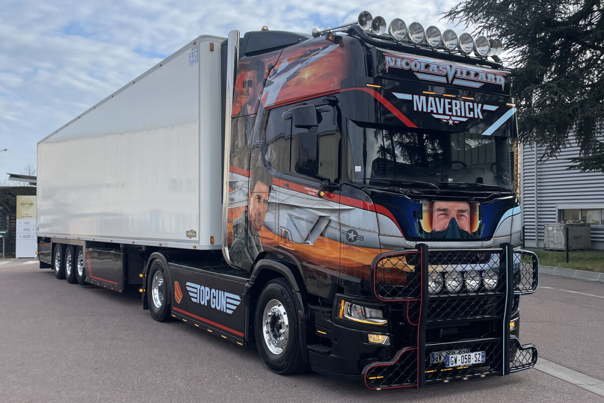 01-5292 - WSI - Scania R Highline 4x2 mit 3achs Kühlauflieger - Nicolas Villard/Maverick TopGun - FR